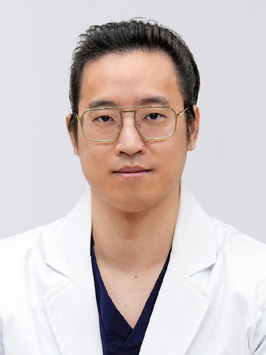 LEE JIN