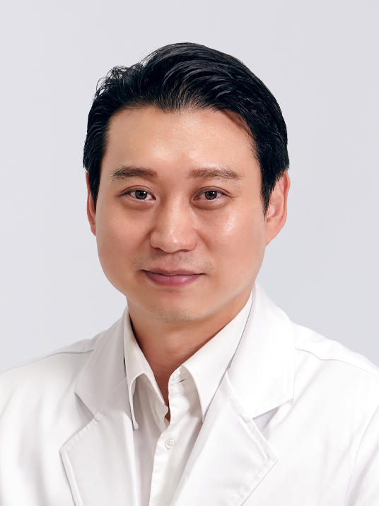 김진완